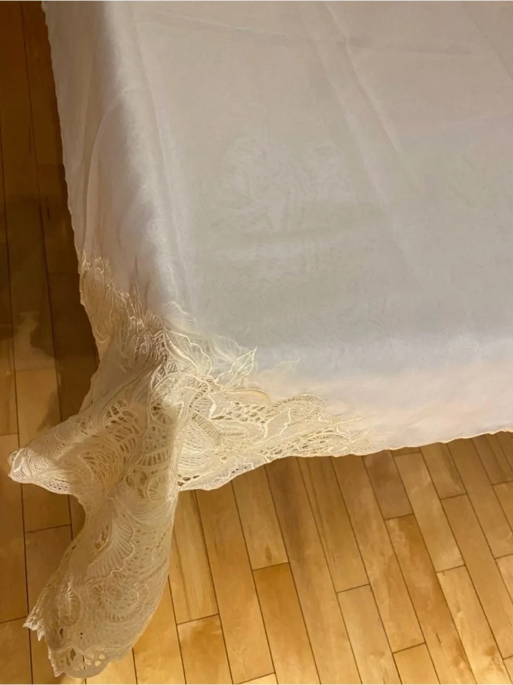 Vintage Tablecloth 72”x94” ecru/ cream